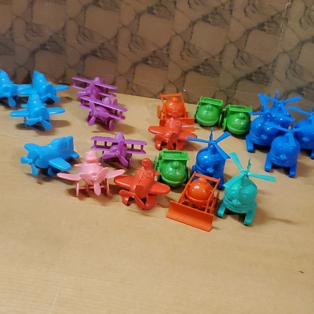 LOOSE SET of 21 McDonald's 1986 AIRPORT Airplane PLANE snap together, happy meal